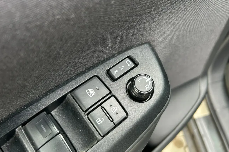 Toyota Yaris din 2025 cu 35.800 km - oferta TOY186790 - foto 17