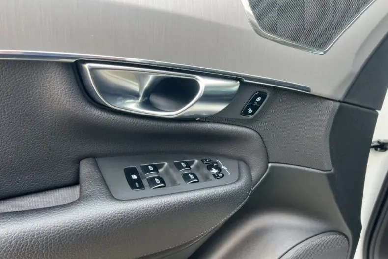 Volvo XC90 din 2020 cu 59.700 km - oferta VOL186800 - foto 12