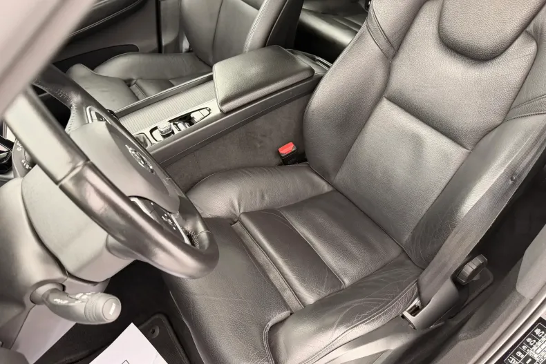 Volvo XC60 din 2020 cu 114.397 km - oferta VOL186802 - foto 13