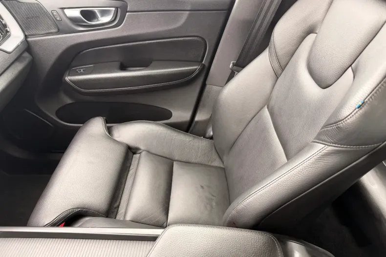 Volvo XC60 din 2020 cu 114.397 km - oferta VOL186802 - foto 22