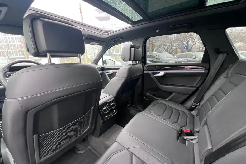 Volkswagen Touareg din 2024 cu 56.000 km - oferta VOL186818 - foto 31