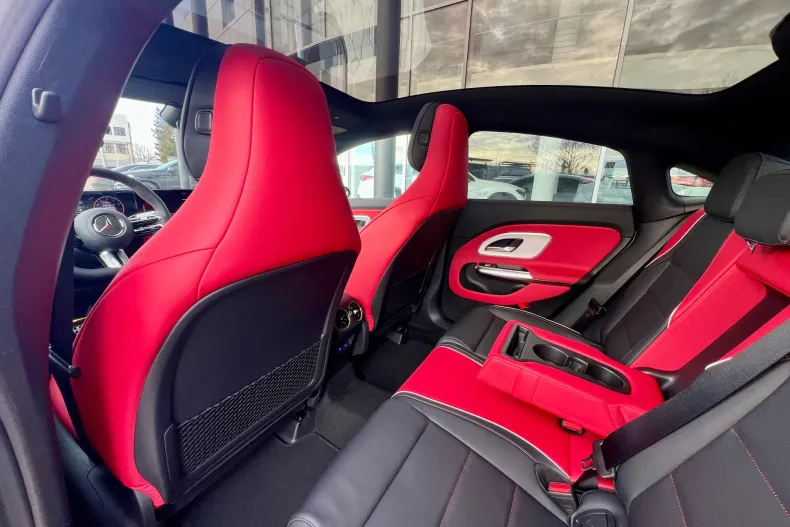 Mercedes-Benz CLA 200 (Clasa CLA) din 2026 cu 5 km - oferta MER186825 - foto 15