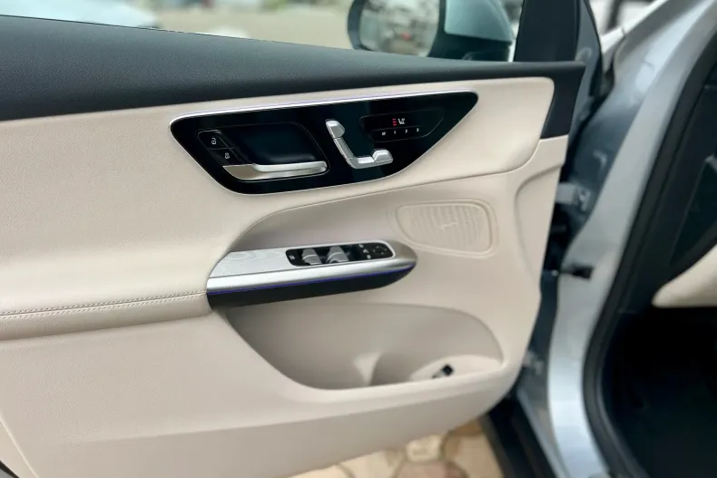 Mercedes-Benz GLC din 2025 cu 4 km - oferta MER186826 - foto 9