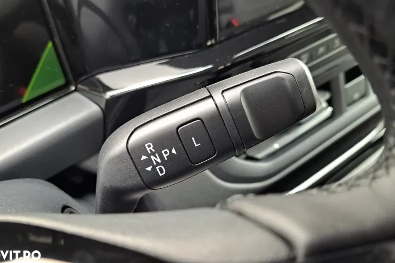 Ford Tourneo Custom din 2025 cu 1 km - oferta FOR186827 - foto 33