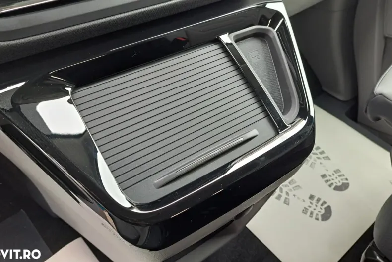 Ford Tourneo Custom din 2025 cu 1 km - oferta FOR186827 - foto 38