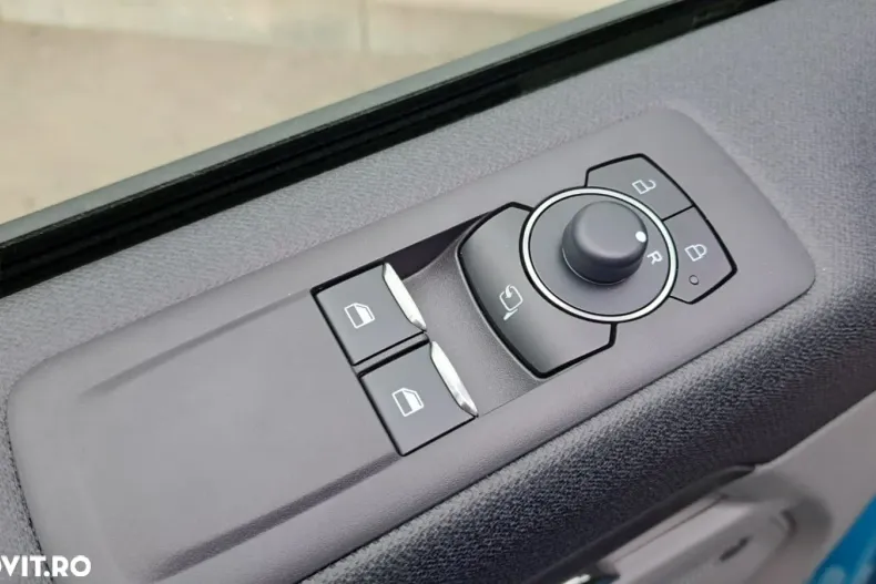 Ford Tourneo Custom din 2025 cu 1 km - oferta FOR186827 - foto 39