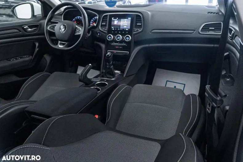 Renault Megane din 2023 cu 87.647 km - oferta REN186859 - foto 2