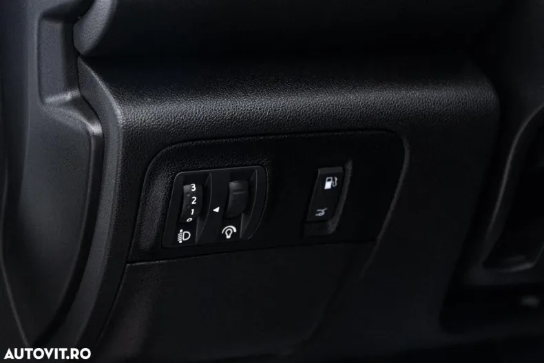 Renault Megane din 2023 cu 87.647 km - oferta REN186859 - foto 14