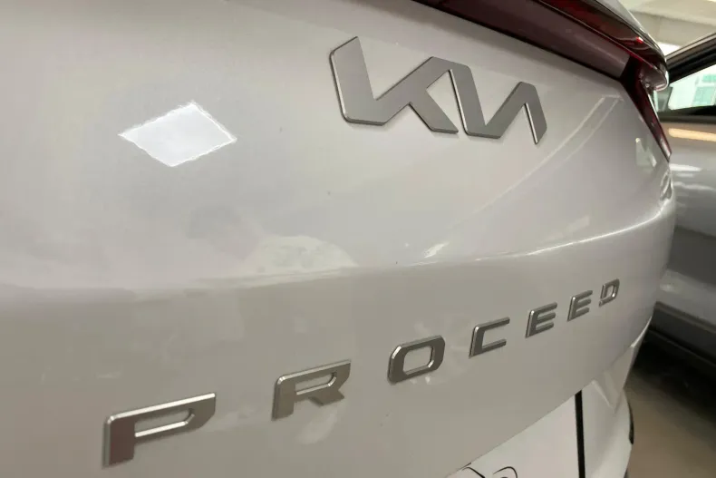 Kia Pro Ceed din 2024 cu 5 km - oferta KIA186875 - foto 11