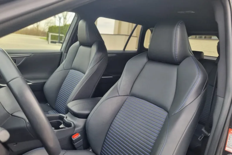 Toyota RAV4 din 2022 cu 72.179 km - oferta TOY186876 - foto 13