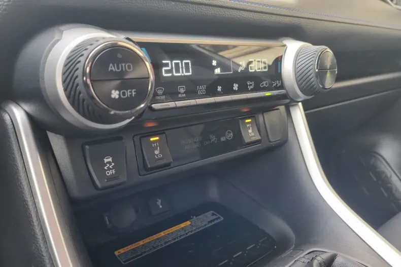 Toyota RAV4 din 2022 cu 72.179 km - oferta TOY186876 - foto 20