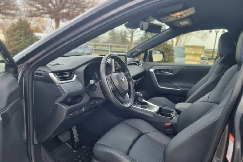 Toyota RAV4 din 2022 cu 72.179 km - oferta TOY186876 - foto 25