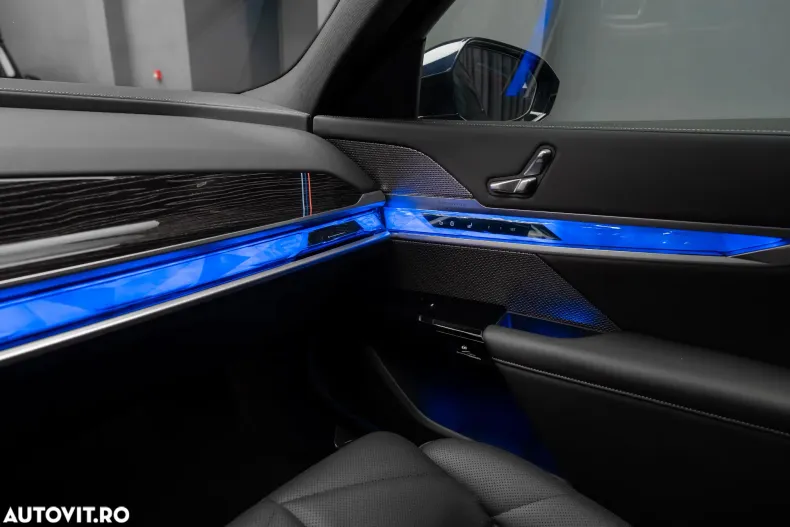 BMW Seria 7 din 2024 cu 25.300 km - oferta BMW186882 - foto 13