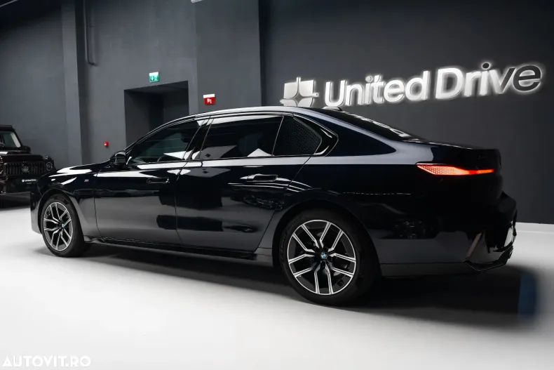 BMW Seria 7 din 2024 cu 25.300 km - oferta BMW186882 - foto 34