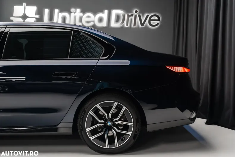 BMW Seria 7 din 2024 cu 25.300 km - oferta BMW186882 - foto 35