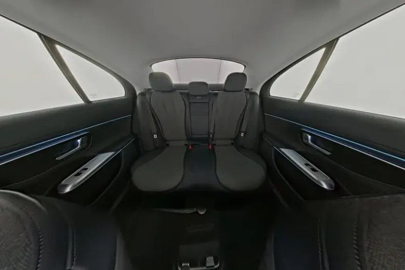 Mercedes-Benz E din 2024 cu 9.040 km - oferta MER186887 - foto 4