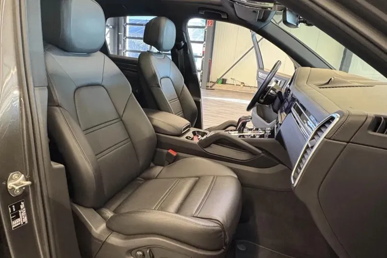 Porsche Cayenne din 2022 cu 70.800 km - oferta POR186892 - foto 7