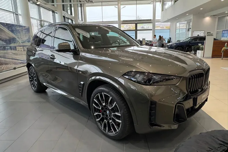 BMW X5 (Seria X) din 2025 cu 0 km - oferta BMW186896 - foto 1