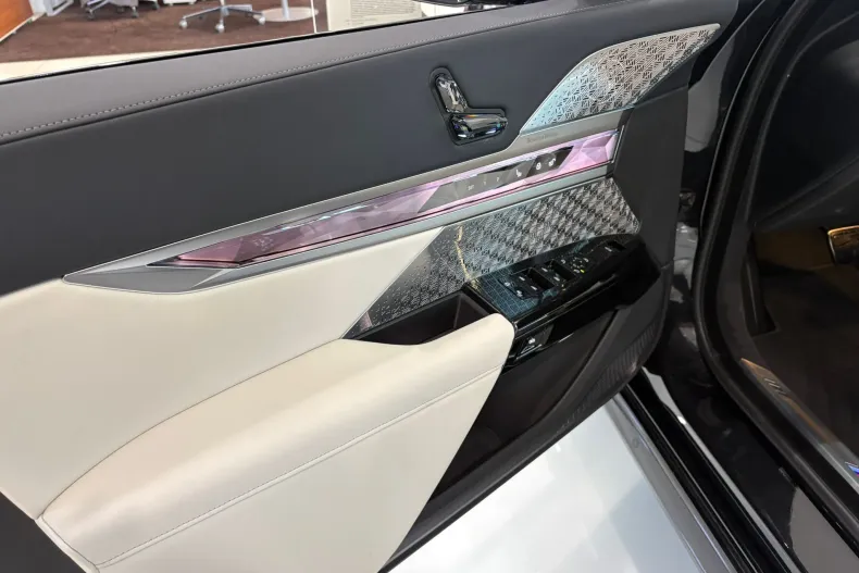 BMW Seria 7 din 2026 cu 0 km - oferta BMW186897 - foto 7