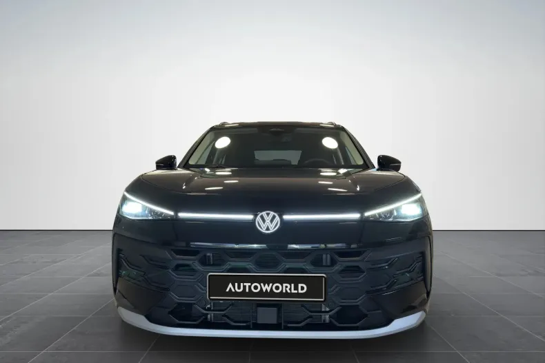 Volkswagen T-Roc din 2025 cu 1.350 km - oferta VOL186904 - foto 8