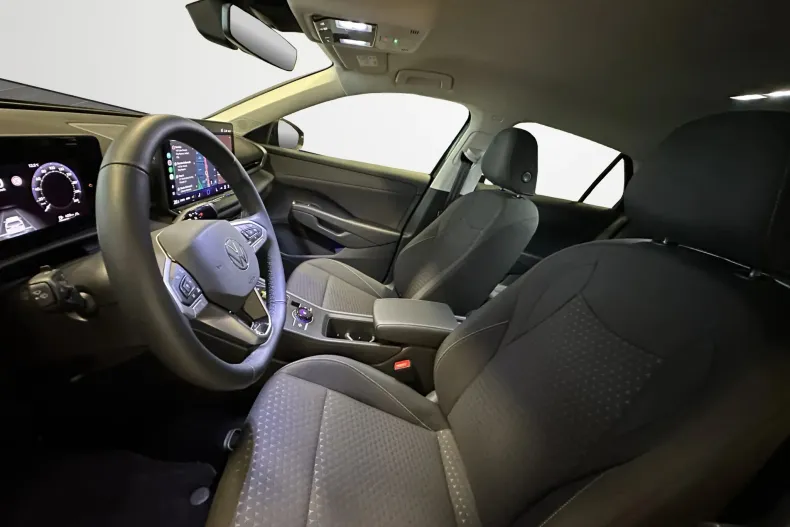 Volkswagen T-Roc din 2025 cu 1.350 km - oferta VOL186904 - foto 9