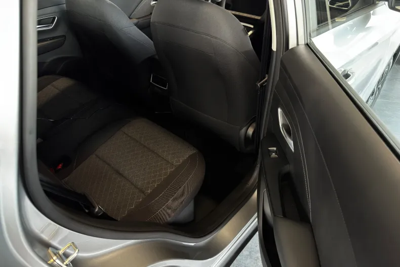 MG ZS HEV din 2025 cu 5 km - oferta MG0186913 - foto 14