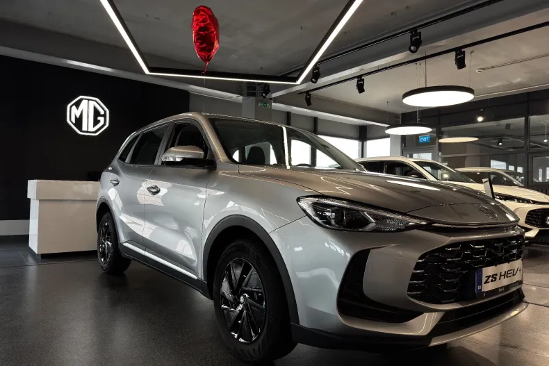 MG ZS HEV din 2025 cu 5 km - oferta MG0186914 - foto 1