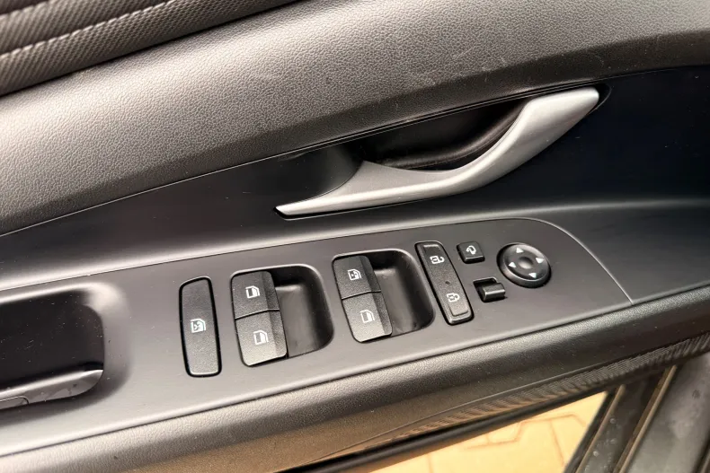 Hyundai Elantra din 2022 cu 130.108 km - oferta HYU186928 - foto 19