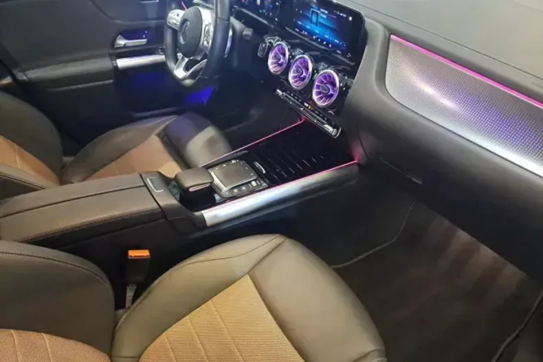 Mercedes-Benz EQA din 2022 cu 31.000 km - oferta MER186977 - foto 12