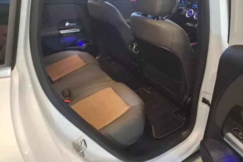 Mercedes-Benz EQA din 2022 cu 31.000 km - oferta MER186977 - foto 14