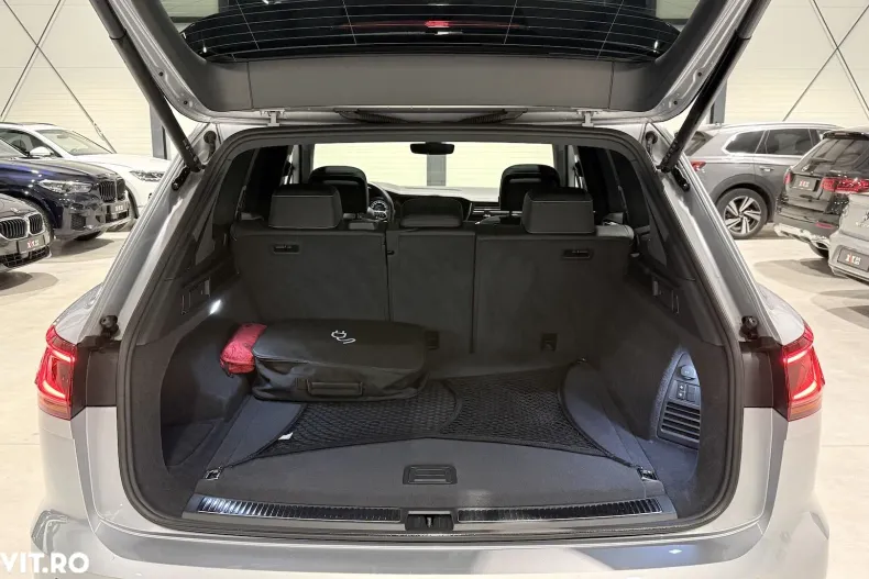 Volkswagen Touareg din 2021 cu 87.666 km - oferta VOL186989 - foto 29