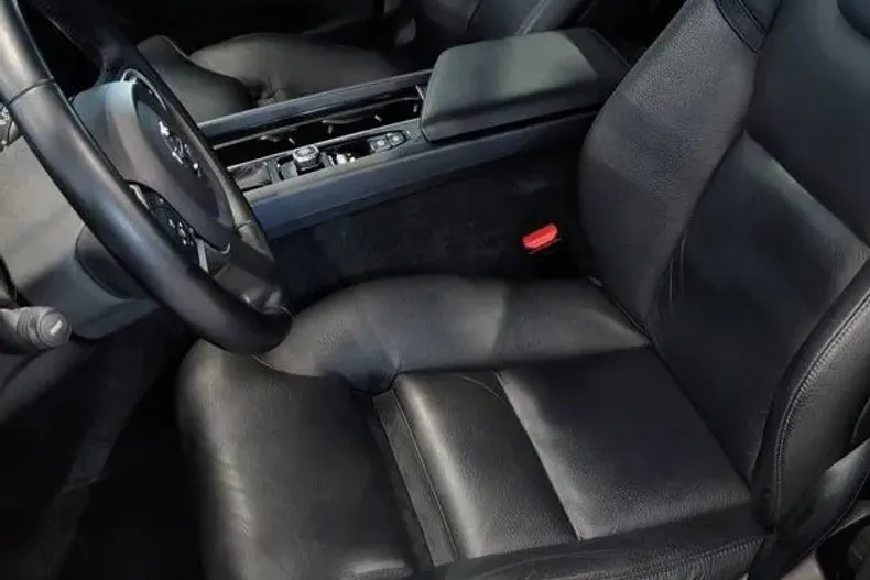 Volvo XC60 din 2020 cu 142.825 km - oferta VOL186996 - foto 8