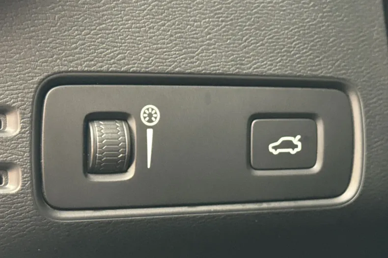 Volvo XC40 din 2020 cu 163.020 km - oferta VOL186999 - foto 20