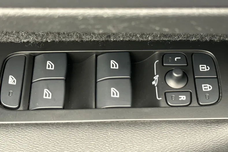 Volvo XC40 din 2020 cu 163.020 km - oferta VOL186999 - foto 21