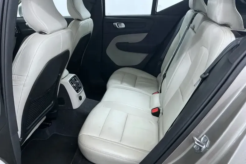 Volvo XC40 din 2021 cu 158.966 km - oferta VOL187003 - foto 10