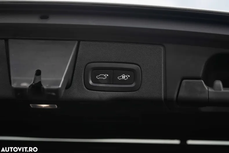 Volvo XC60 din 2023 cu 125.178 km - oferta VOL187013 - foto 13
