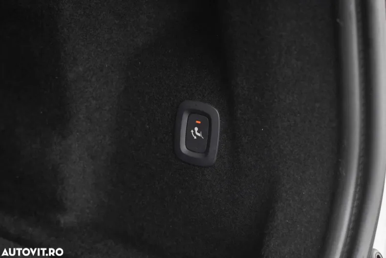 Volvo XC60 din 2023 cu 125.178 km - oferta VOL187013 - foto 14