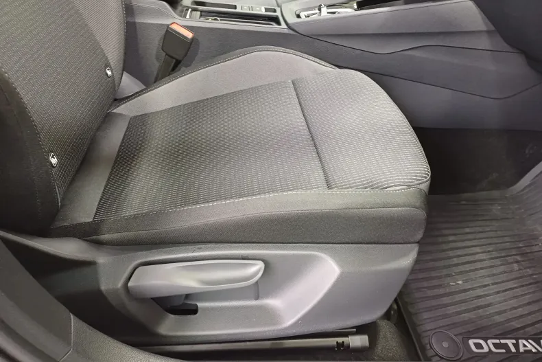 Skoda Octavia din 2025 cu 1.620 km - oferta SKO187028 - foto 28