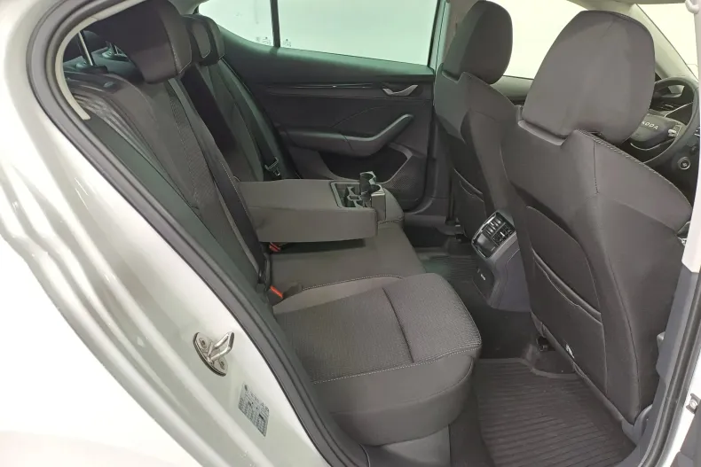 Skoda Octavia din 2025 cu 1.620 km - oferta SKO187028 - foto 30