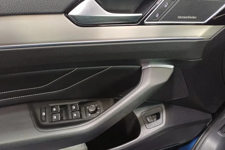 Volkswagen Passat din 2021 cu 115.586 km - oferta VOL187031 - foto 9