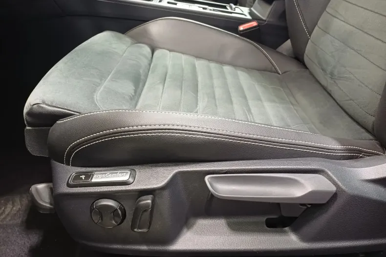 Volkswagen Passat din 2021 cu 115.586 km - oferta VOL187031 - foto 11