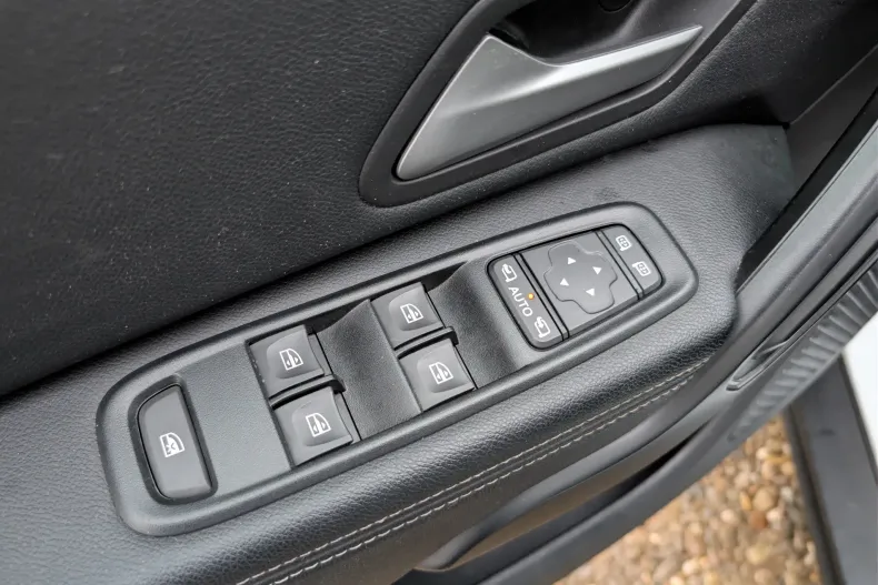 Dacia Duster din 2023 cu 58.433 km - oferta DAC187046 - foto 12