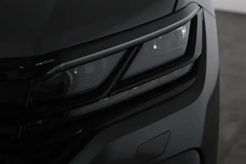 Volkswagen Touareg din 2022 cu 65.925 km - oferta VOL187050 - foto 9