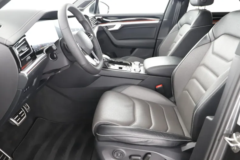 Volkswagen Touareg din 2022 cu 65.925 km - oferta VOL187050 - foto 10