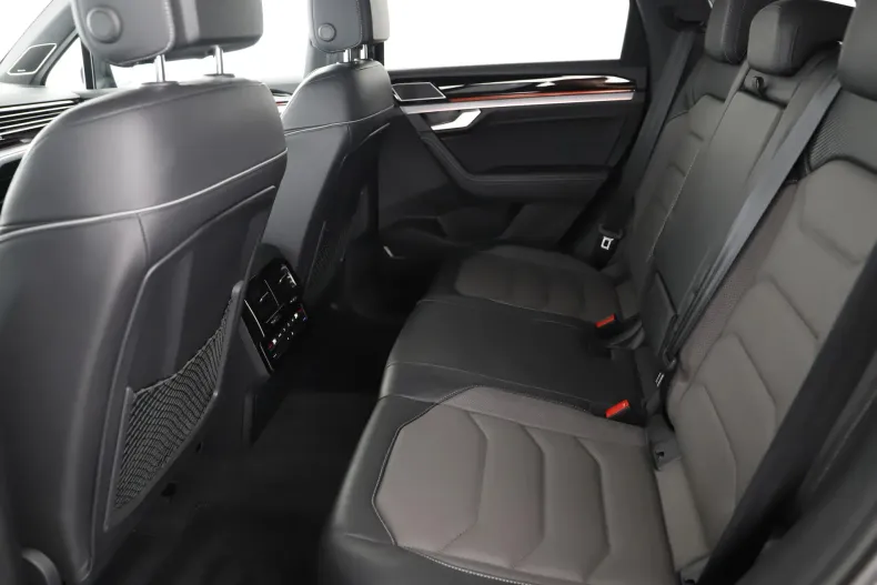 Volkswagen Touareg din 2022 cu 65.925 km - oferta VOL187050 - foto 12