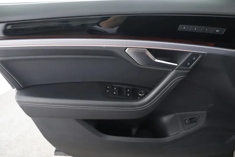 Volkswagen Touareg din 2022 cu 65.925 km - oferta VOL187050 - foto 23