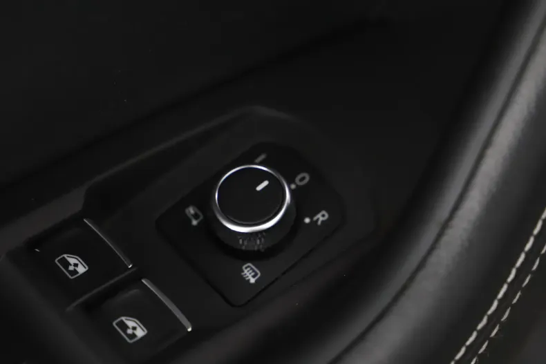 Volkswagen Touareg din 2022 cu 65.925 km - oferta VOL187050 - foto 24