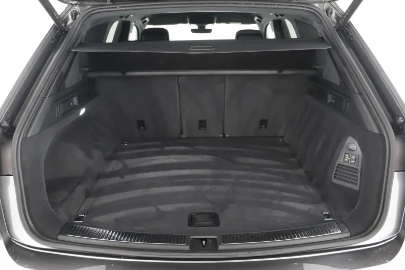 Volkswagen Touareg din 2022 cu 65.925 km - oferta VOL187050 - foto 25