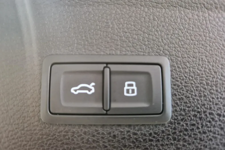 Audi Q5 din 2023 cu 12.729 km - oferta AUD187062 - foto 31