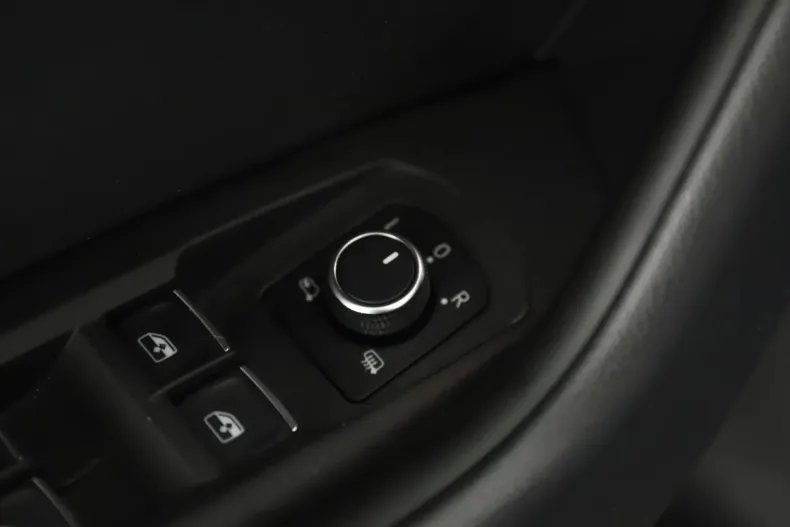 Volkswagen Touareg din 2021 cu 54.585 km - oferta VOL187066 - foto 25